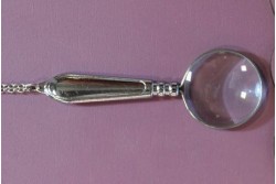 Loupe chatelaine