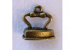 Charms "Fer à repasser" or antique