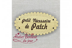 Bouton en bois laqué "petit nécéssaire de Patch"