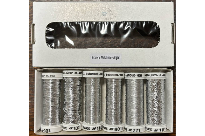 Broderie-metallisee-Argent.jpg