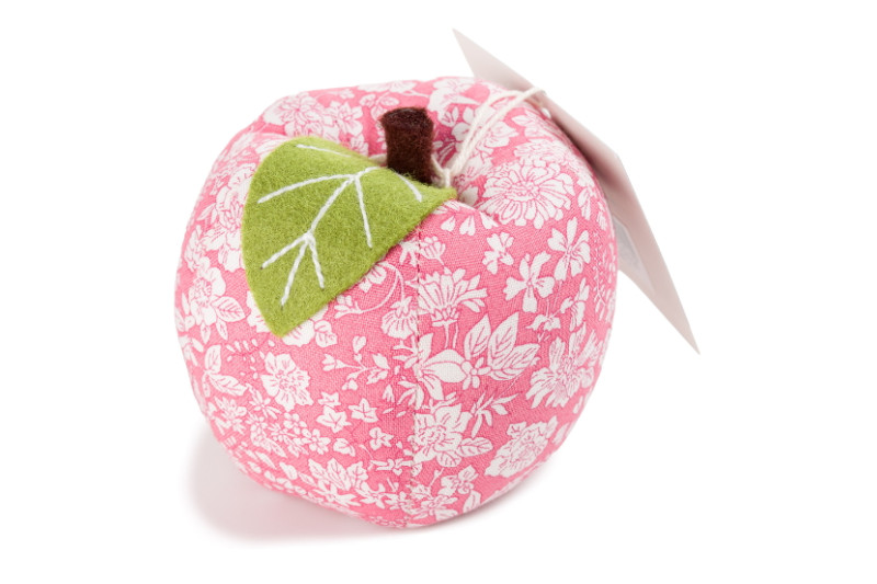 pique-epingle-pomme-rose-1.jpg