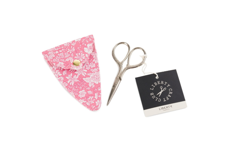 etui-ciseaux-rose-1.jpg