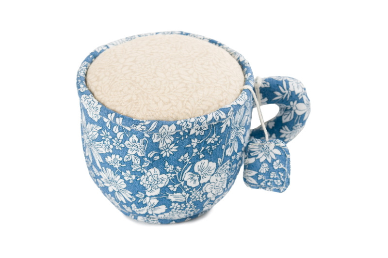 pique-epingle-tasse-bleue-1.jpg
