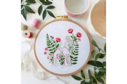 Kit de broderie traditionnelle "Between the Flowers "